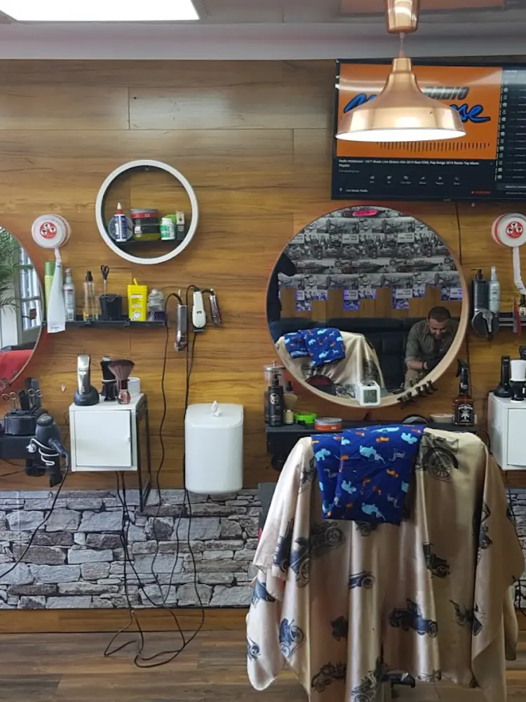 Mirror stations at Turkish Barber Club